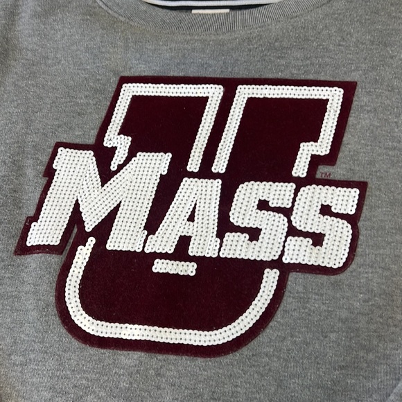 Umass Amherst Sweatshirt - Picture 2 of 7